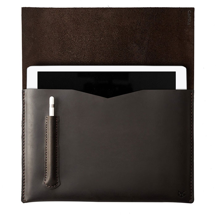 Leather-Case-with-Apple-Pen iPad Accessories You Should Get For Your Tablet