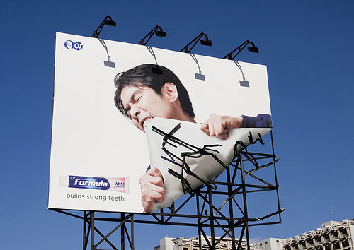 Aksi Formula Toothpaste Billboard Advertisement