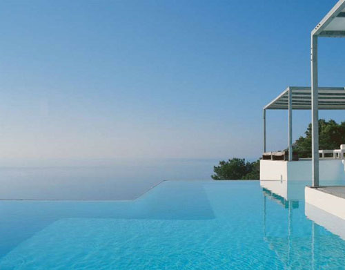 Luxurious House with infinity pool 4