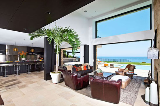 House in Malibu 3 Luxurious