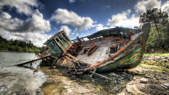 destroy-boat-hd-cool-amazing-wallpapers-700x394 101 Awesome Wallpapers To Download For Your Desktop