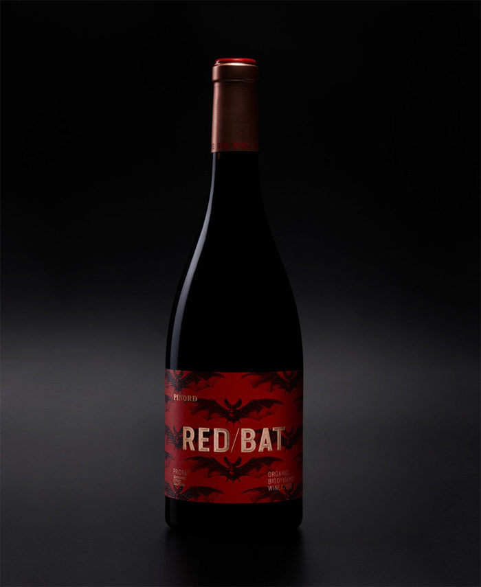 d9GBUmwL-700x855 How to design wine labels to attract the customer’s attention