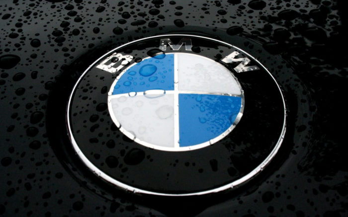 BMW-wallpaper-54-1-700x438 Passionate about the Bavarian car? 67 BMW wallpapers