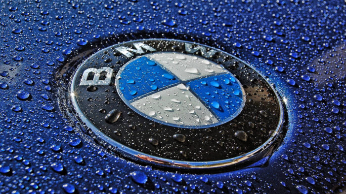 BMW-wallpaper-65-1-700x394 Passionate about the Bavarian car? 67 BMW wallpapers