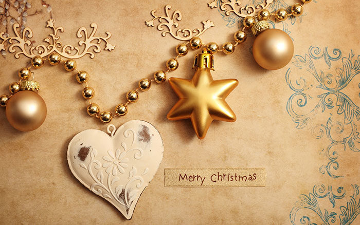 Bracelet-700x438 Beautiful Christmas wallpapers you should download