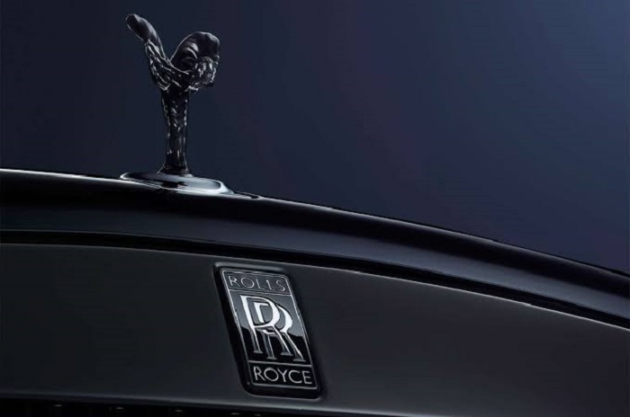 s1-48 The Rolls Royce logo (symbol) that was created for the company