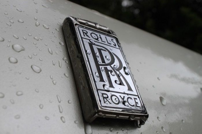 s1-51 The Rolls Royce logo (symbol) that was created for the company
