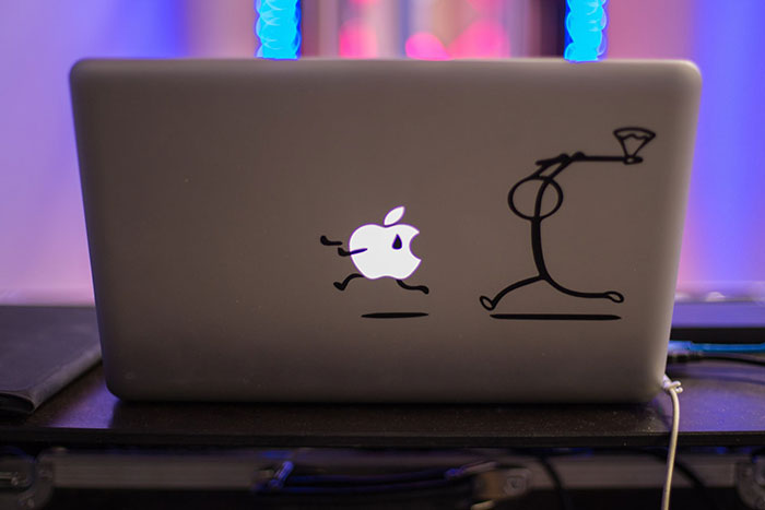 Apple-In-Danger The best funny wallpapers that you could put on your desktop