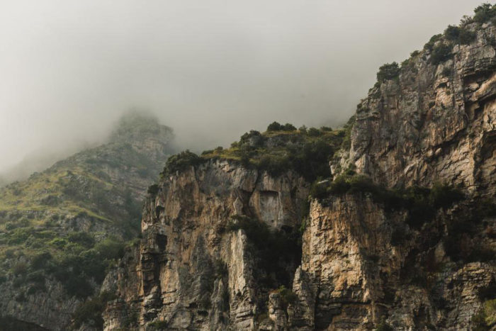 Cliffs-With-Foggy-Background-Photo-700x467 Landscape wallpaper examples for your desktop background