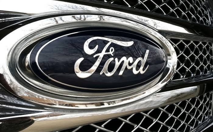 s1-21 The Ford logo design and how it was changed again and again
