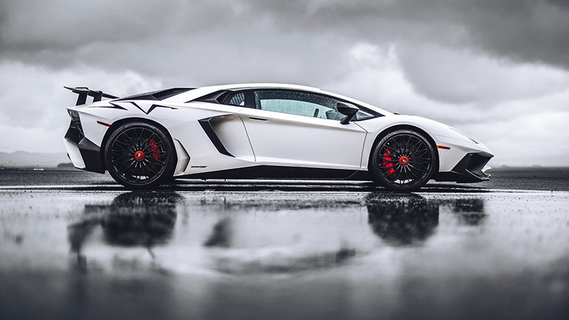 Lamborghini-Aventador-Looking-to-the-future Cool Lamborghini wallpaper examples for your desktop