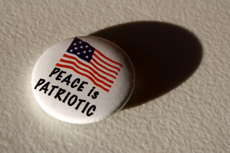 Peace-is-patriotic”-button-wallpaper The American flag wallpaper examples for the patriot in you