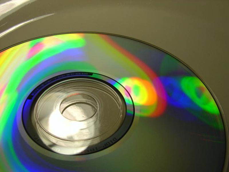 Audio-CD-with-rainbow-colors-There-are-many-ways-to-break-light Do you need a rainbow wallpaper? Here are the best of them