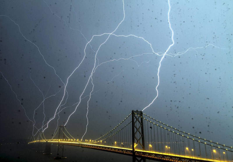 Eight-Lightning-Strikes-At-The-Bay-Bridge-g-800x558 Really cool lightning wallpaper images for your desktop background