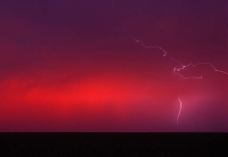 Red-sky-g-800x554 Really cool lightning wallpaper images for your desktop background