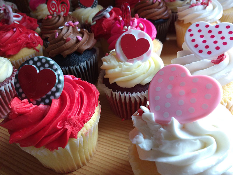 Valentines-Day-Cupcakes-Feel-the-love The most colorful wallpaper examples you can download today