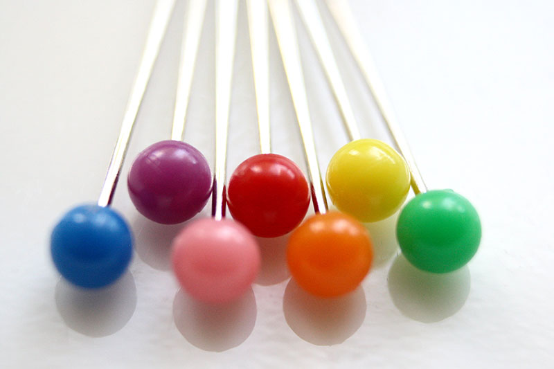 rainbow-colored-sewing-straight-pins-macro The most colorful wallpaper examples you can download today