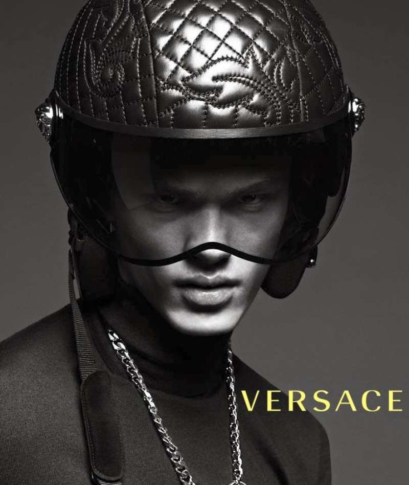 15-3 Versace Ads: Unleash the Power of Bold Italian Fashion