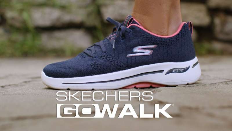 16-28 Skechers Ads: Walk in Style, Step with Innovation