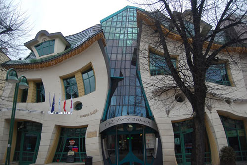 croocked-house-sopot-poland From Architecture To Science Fiction - 93 Sci-Fi Buildings
