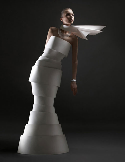 Papercraft-couture-lOfficiel Fashion Photography Tips and how to Become a Fashion Photographer