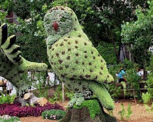 green_sculptures_03 Strange Art That You'll Love (80 Cool Examples Of Art)