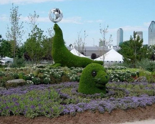 green_sculptures_09 Strange Art That You'll Love (80 Cool Examples Of Art)