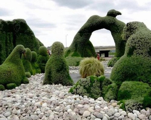 green_sculptures_13 Strange Art That You'll Love (80 Cool Examples Of Art)