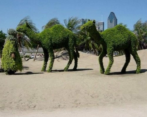 green_sculptures_16 Strange Art That You'll Love (80 Cool Examples Of Art)
